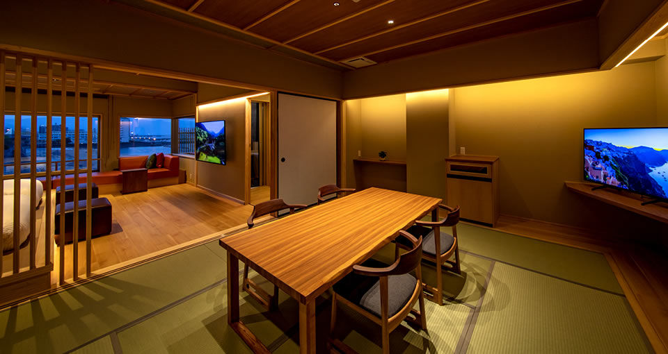 Guest room with an open-air bath��R3��